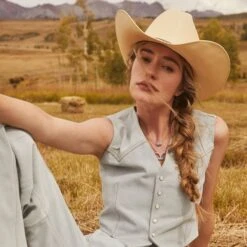 Yellow Rose By Kendra Scott X Yellowstone Dutton Pendant Necklace -Yellowstone Store KSCTT YSDPNST 145 MF10 cc847275 b58d 4d34 8115 169ab9c438e8