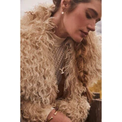 Yellow Rose By Kendra Scott X Yellowstone Dutton Drop Earring 10 Yellow Rose By Kendra Scott X Yellowstone Dutton Drop Earring -Yellowstone Store KSCTT YSEGI 145 MF3