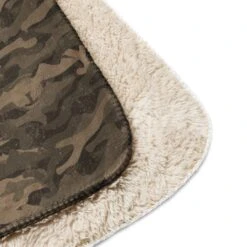 Yellowstone Camo Sherpa Blanket -Yellowstone Store YS CCAMO 201 101725 DETAILS MF1