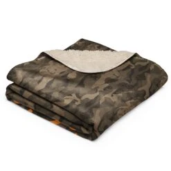 Yellowstone Camo Sherpa Blanket -Yellowstone Store YS CCAMO 201 101725 FOLD MF