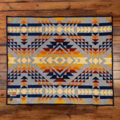 Yellowstone Exclusive Pendleton Blanket -Yellowstone Store YS LEPB 62 MF5