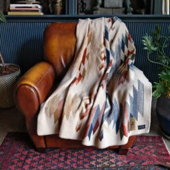 Yellowstone X Pendleton Exclusive Wool Blanket 27 Yellowstone X Pendleton Exclusive Wool Blanket -Yellowstone Store YellowstonexPendletonLimitedEditionWoolBlanket YS PNDL 10251x1DSC 6847